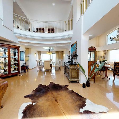 Luxury Villa Allure Dhafnes Exteriör bild