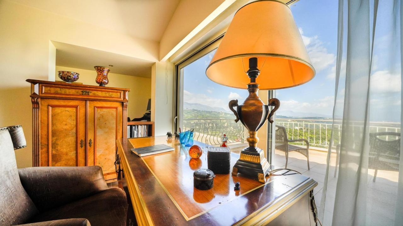 Luxury Villa Allure Dhafnes Exteriör bild